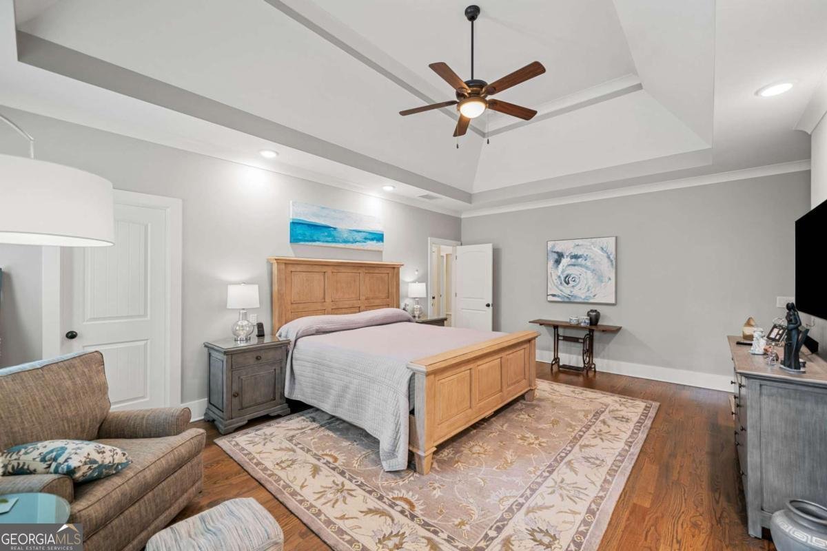 208 Wilshire Terrace White - 19