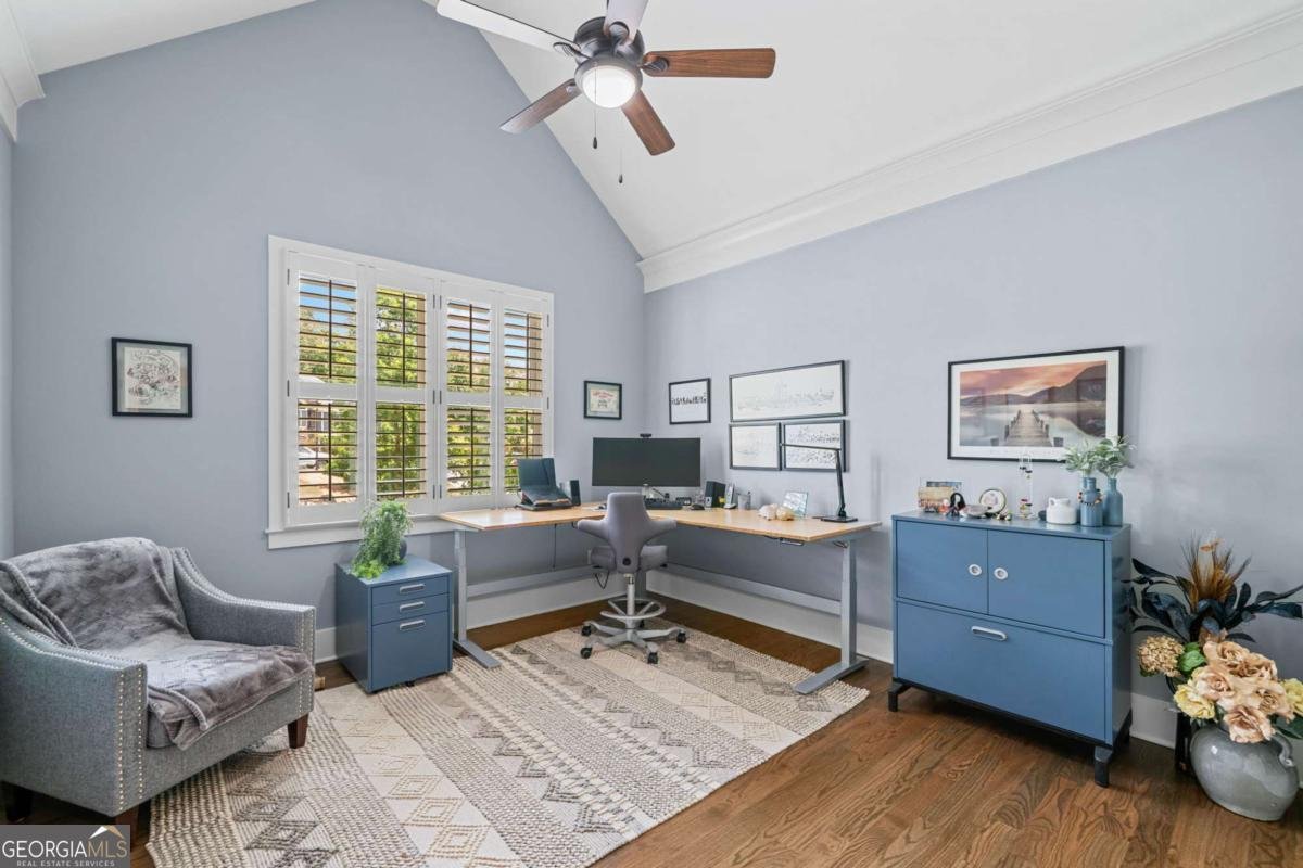 208 Wilshire Terrace White - 29