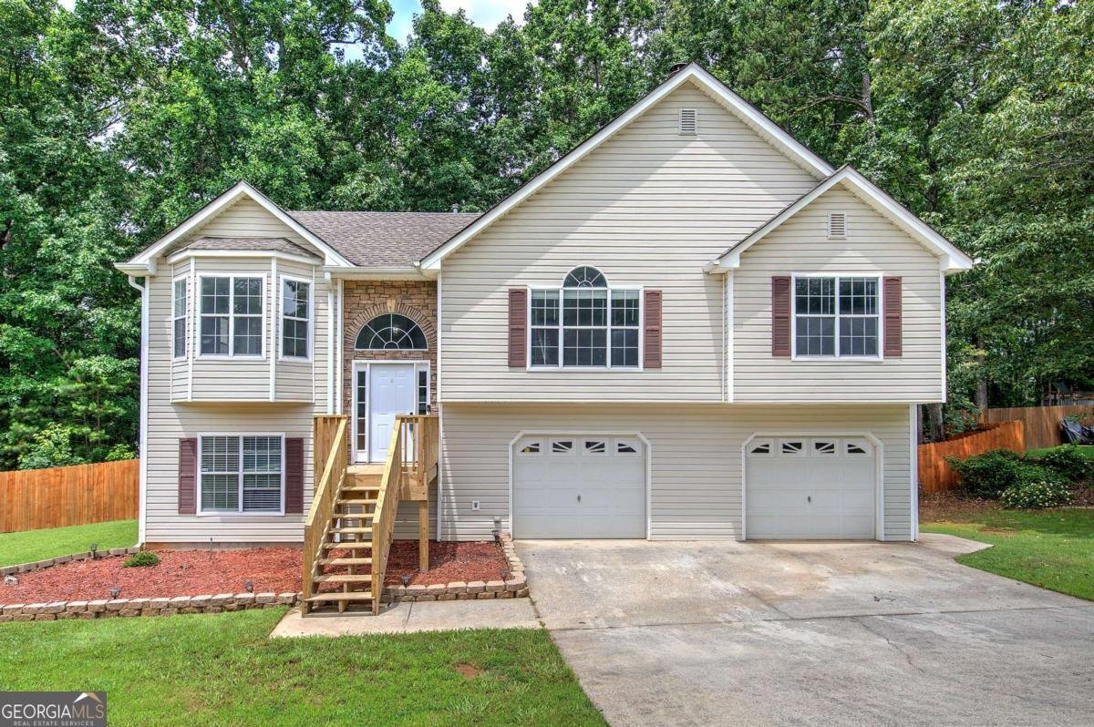 121 Paradise Circle Douglasville - 1