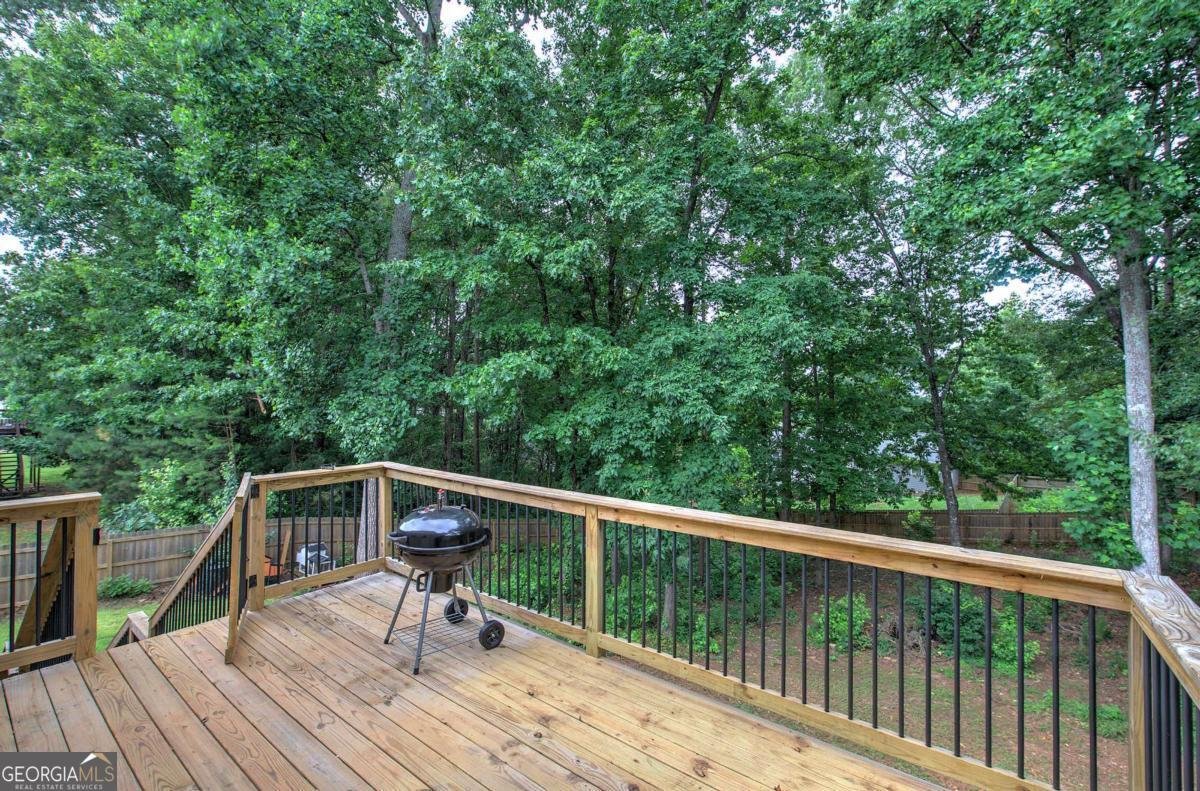 121 Paradise Circle Douglasville - 30