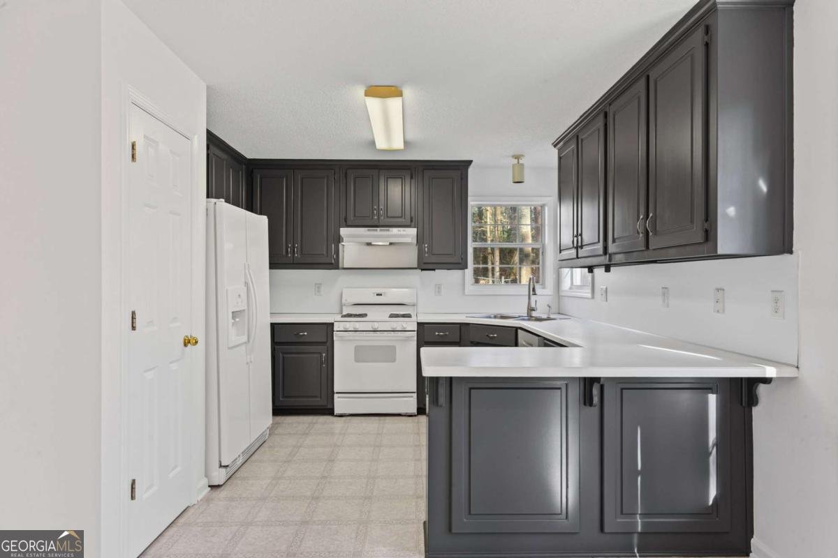 305 BRIDGEWATER Terrace Canton - 11