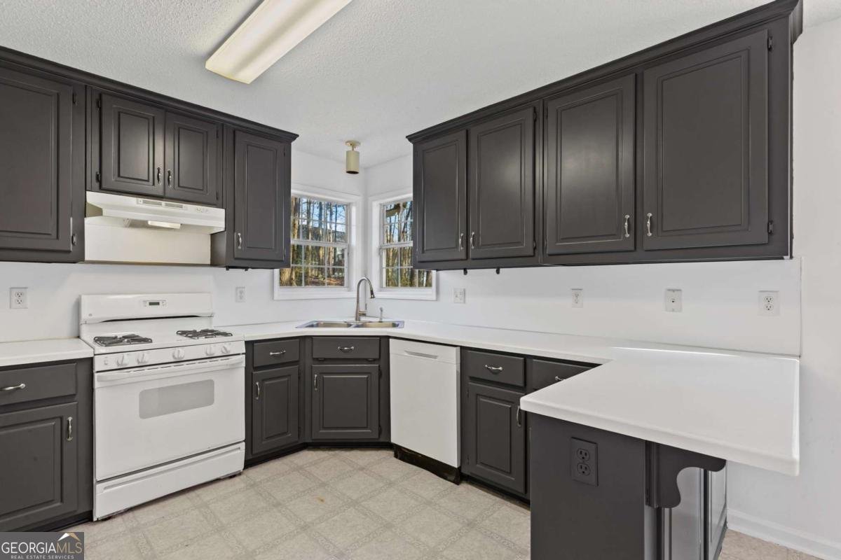 305 BRIDGEWATER Terrace Canton - 13