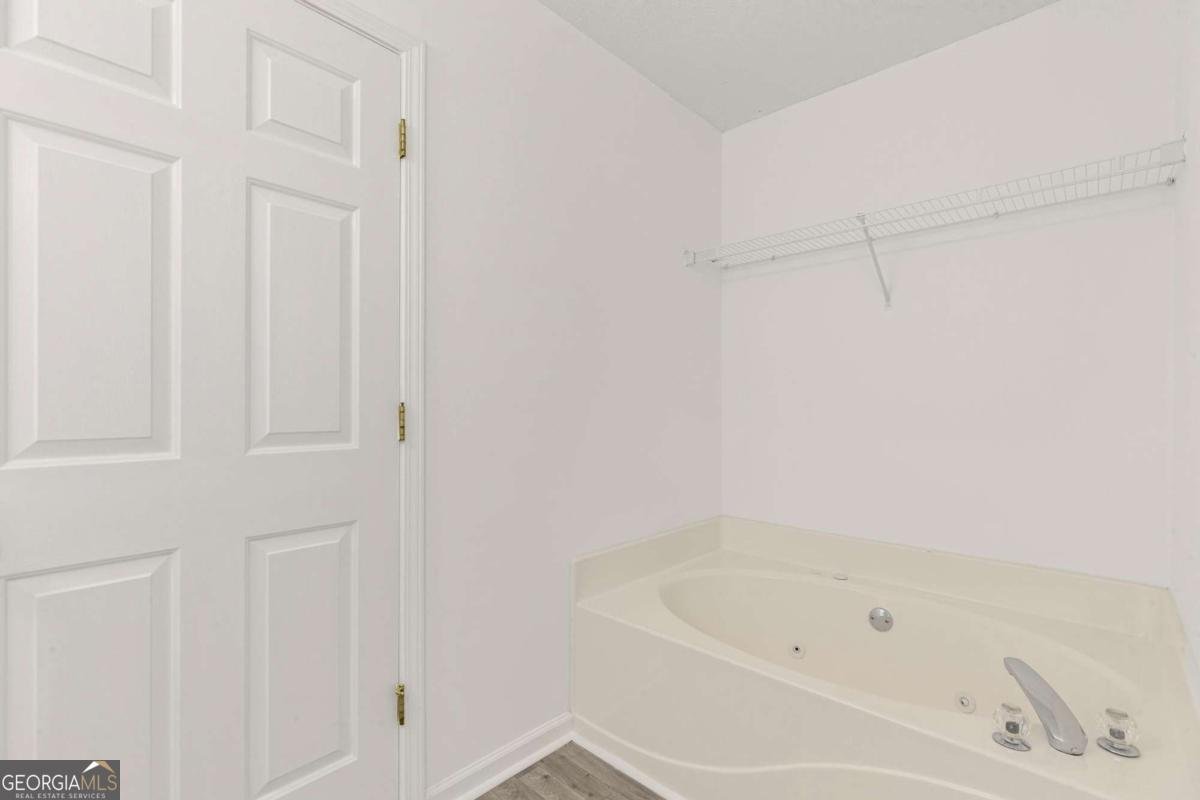 305 BRIDGEWATER Terrace Canton - 25