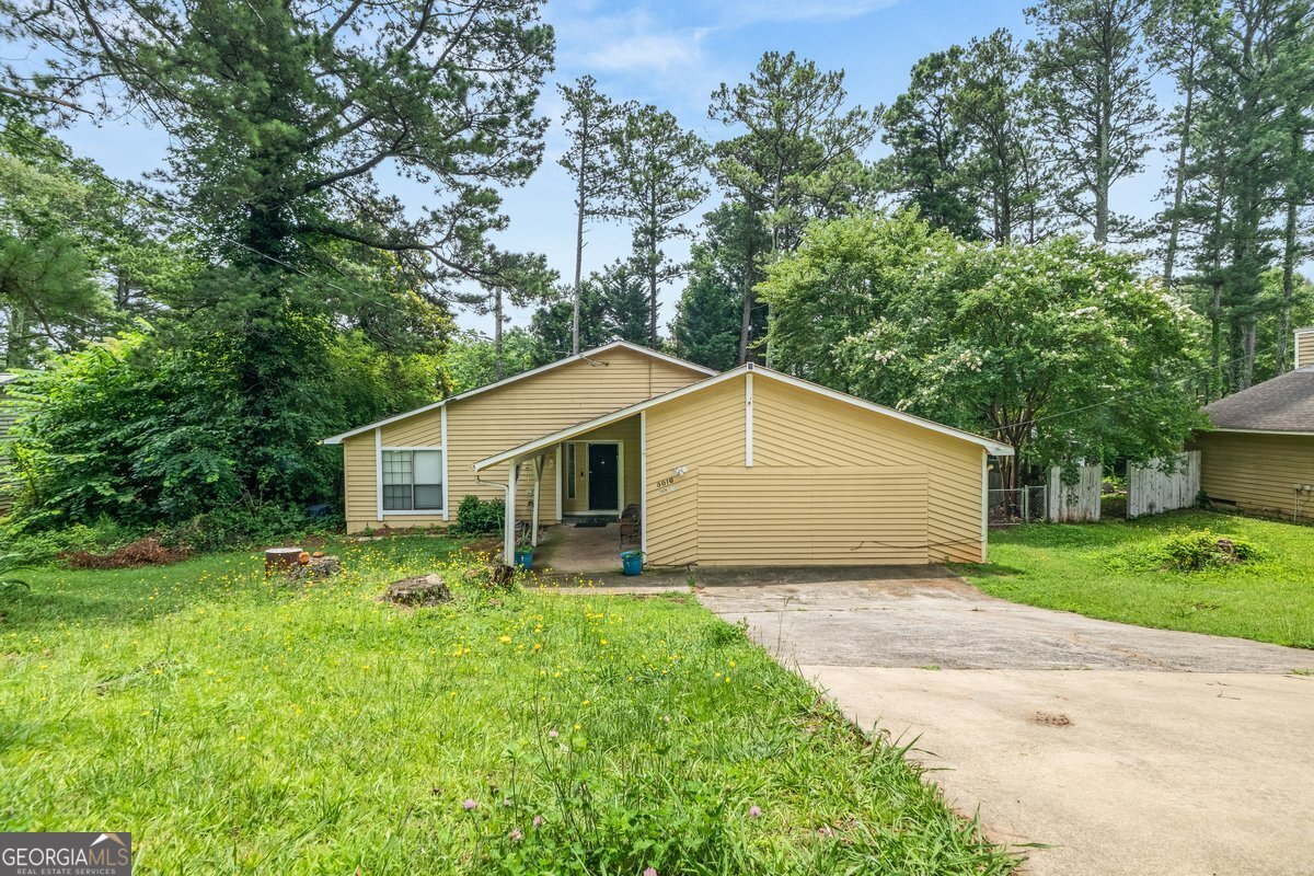 5016 Comanche Court Lilburn - 1
