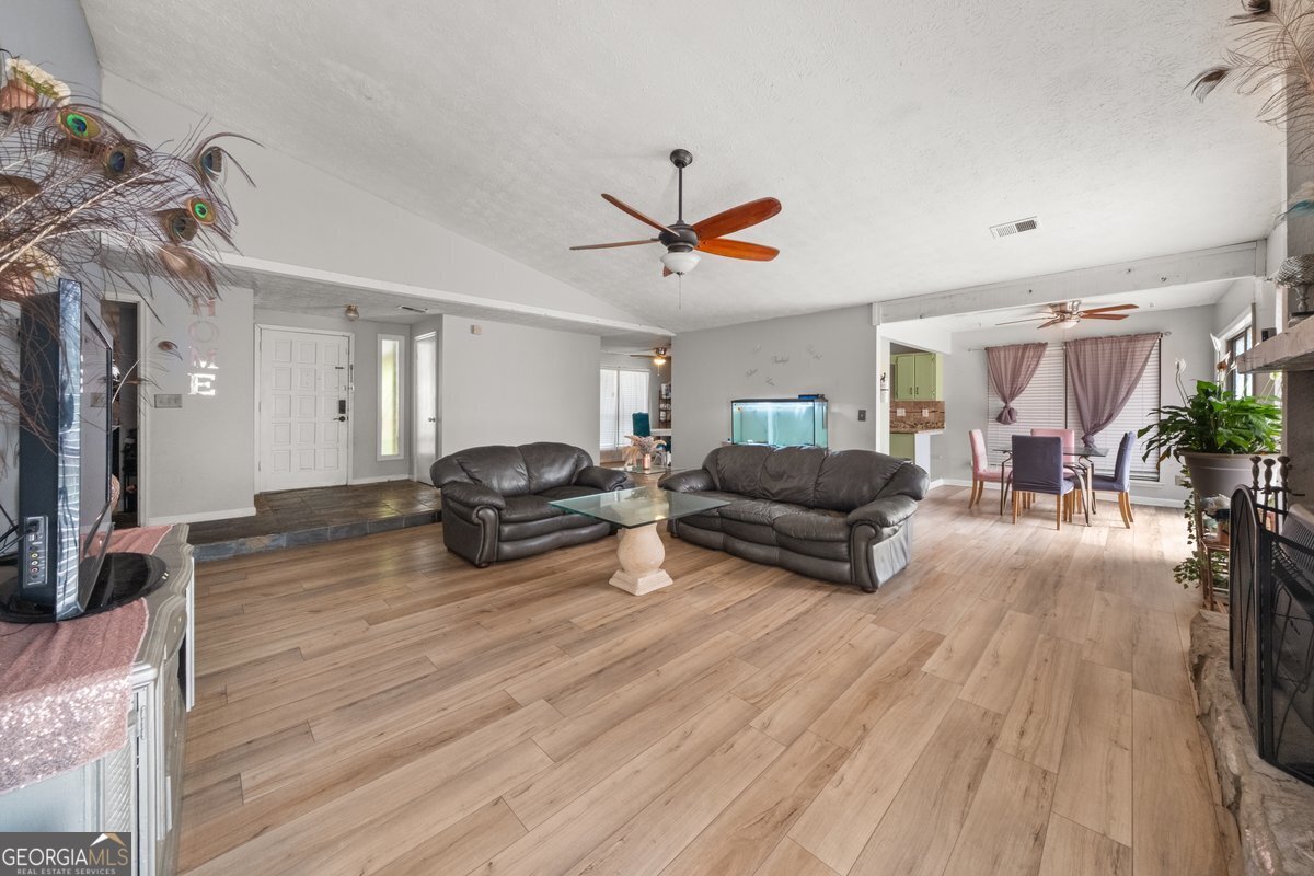 5016 Comanche Court Lilburn - 2