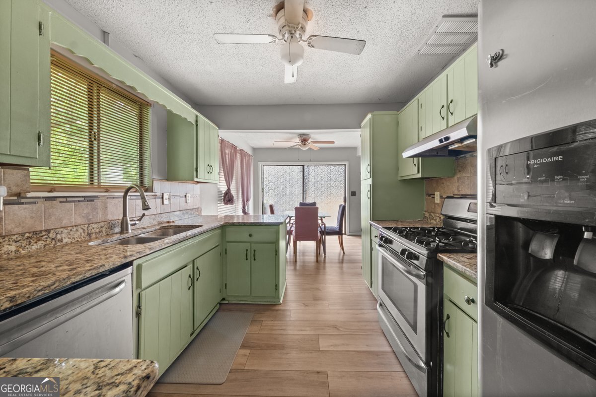 5016 Comanche Court Lilburn - 4