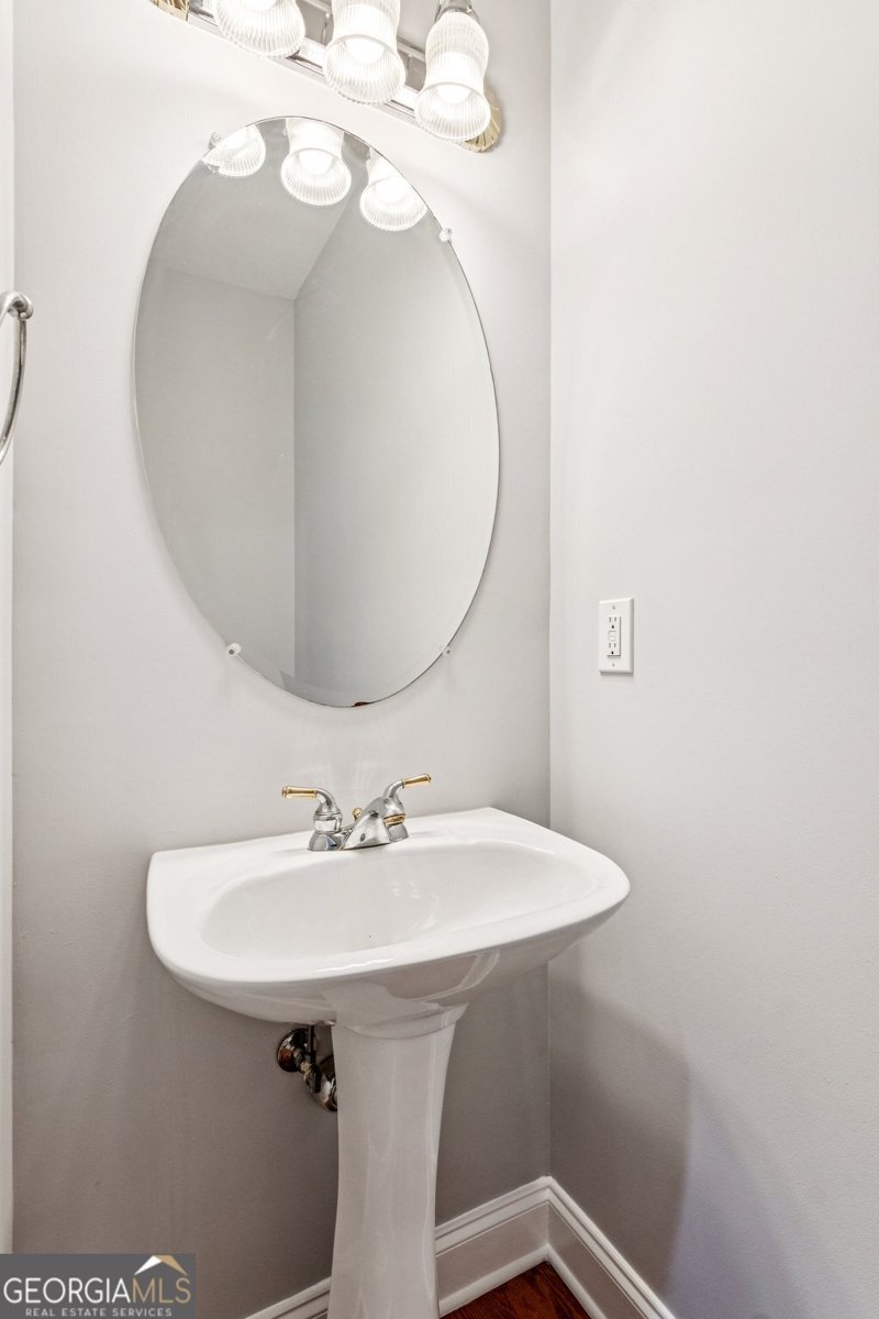 3725 Downing Drive Cumming - 32
