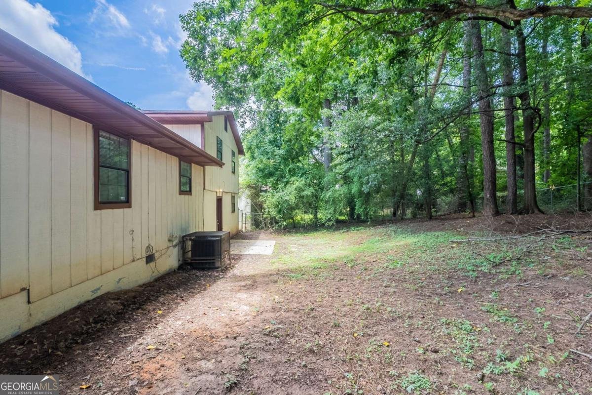 2247 Cherokee Valley Drive Lithonia - 1