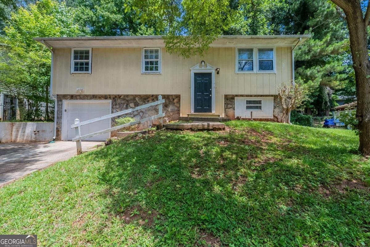 2242 Cherokee Valley Circle Lithonia - 1