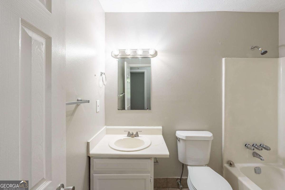2242 Cherokee Valley Circle Lithonia - 20