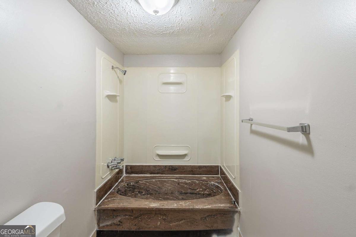 2242 Cherokee Valley Circle Lithonia - 23