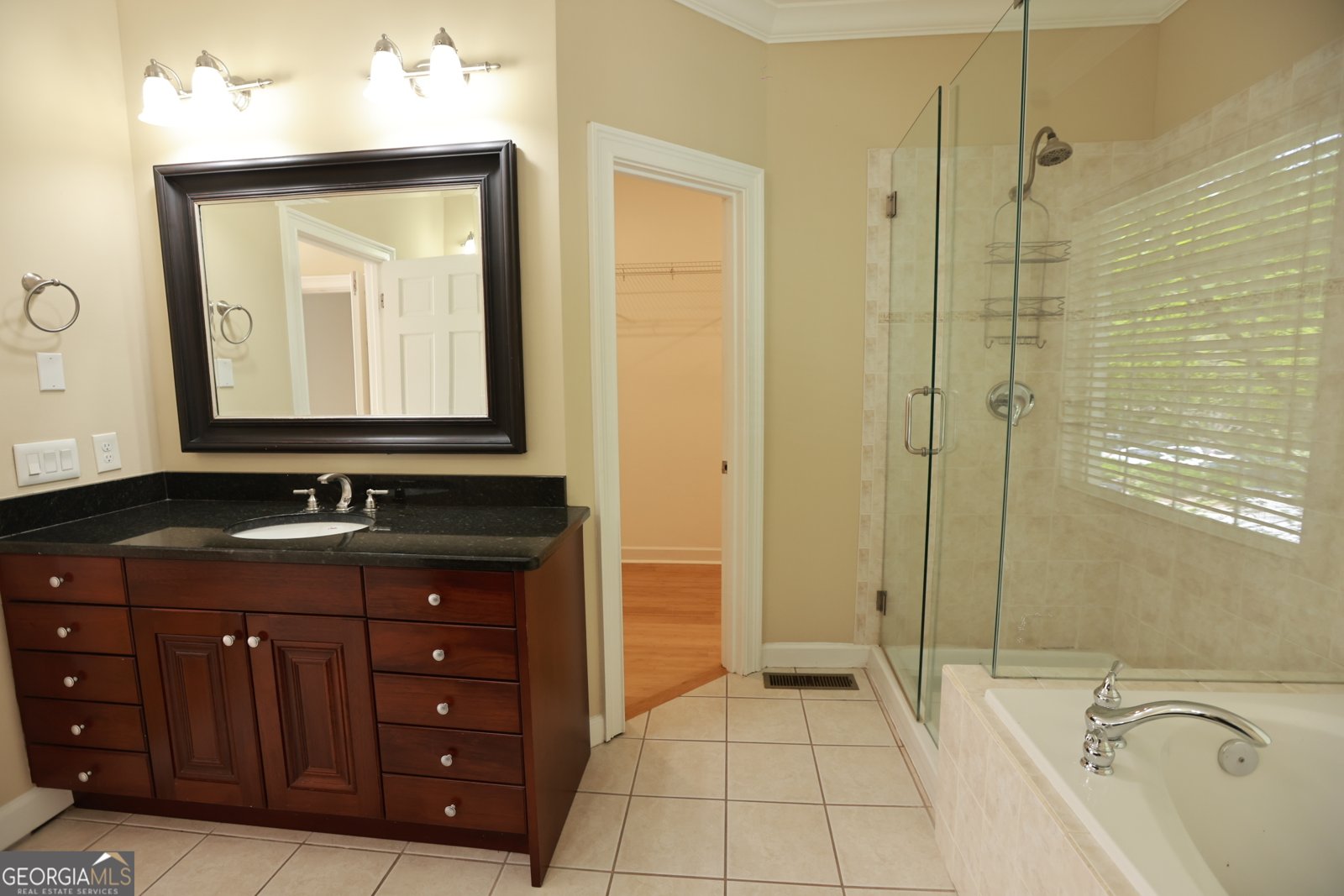 3541 Roswell Road Atlanta - 28