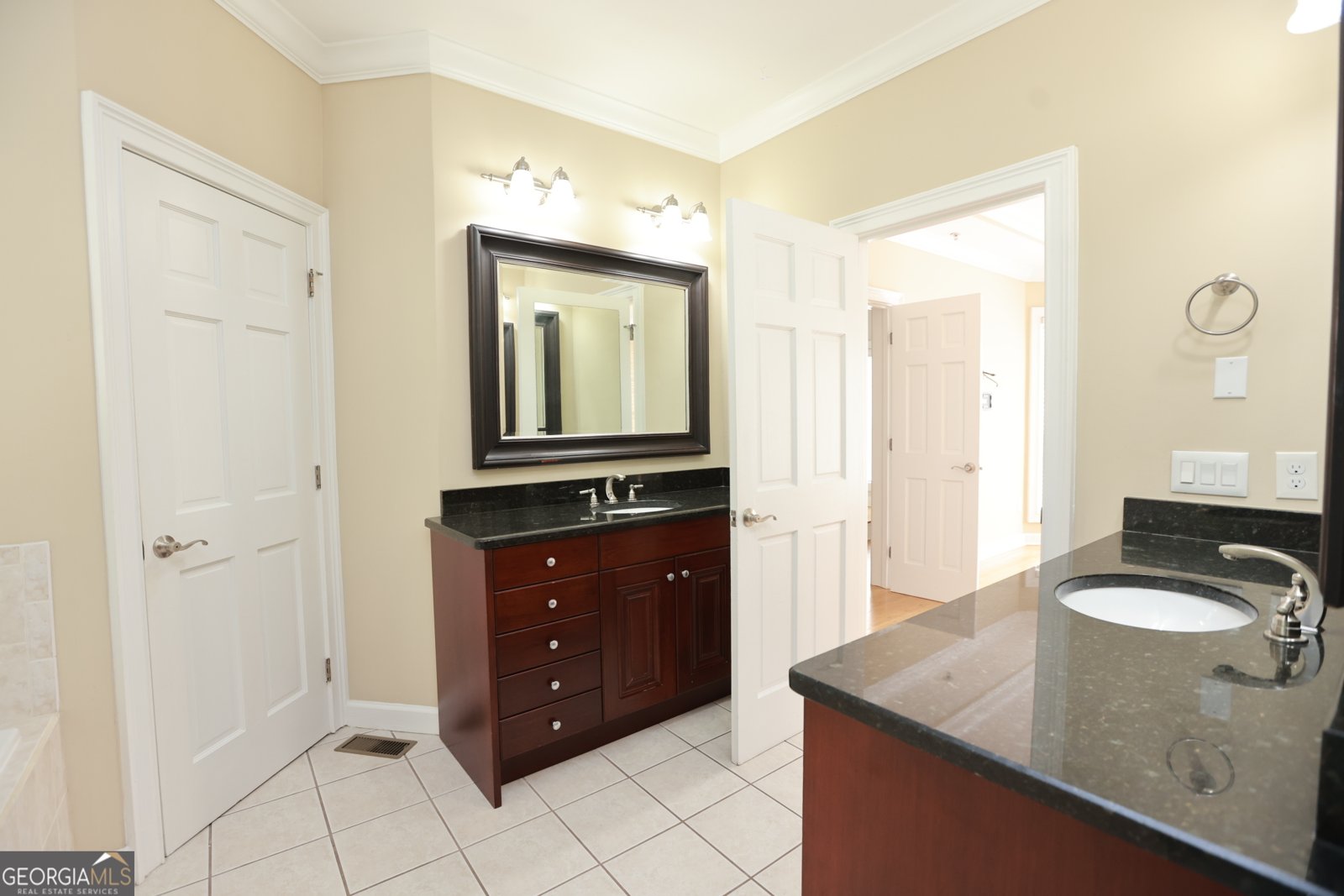 3541 Roswell Road Atlanta - 29