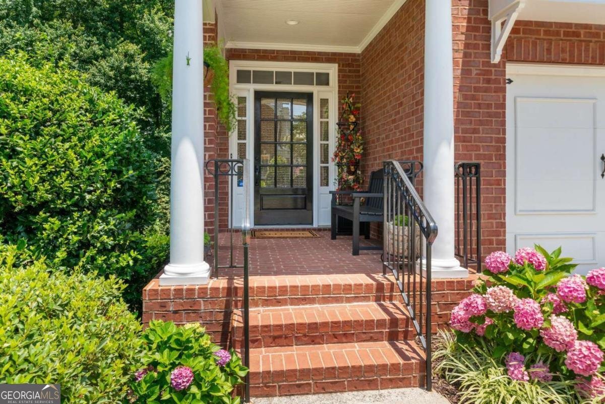 3401 Village Green Drive Roswell - 1