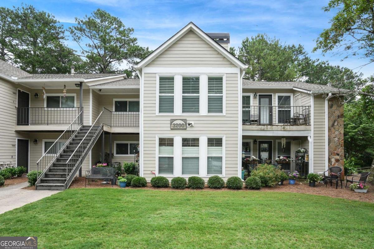 3210 Lake Pointe Circle Roswell - 1