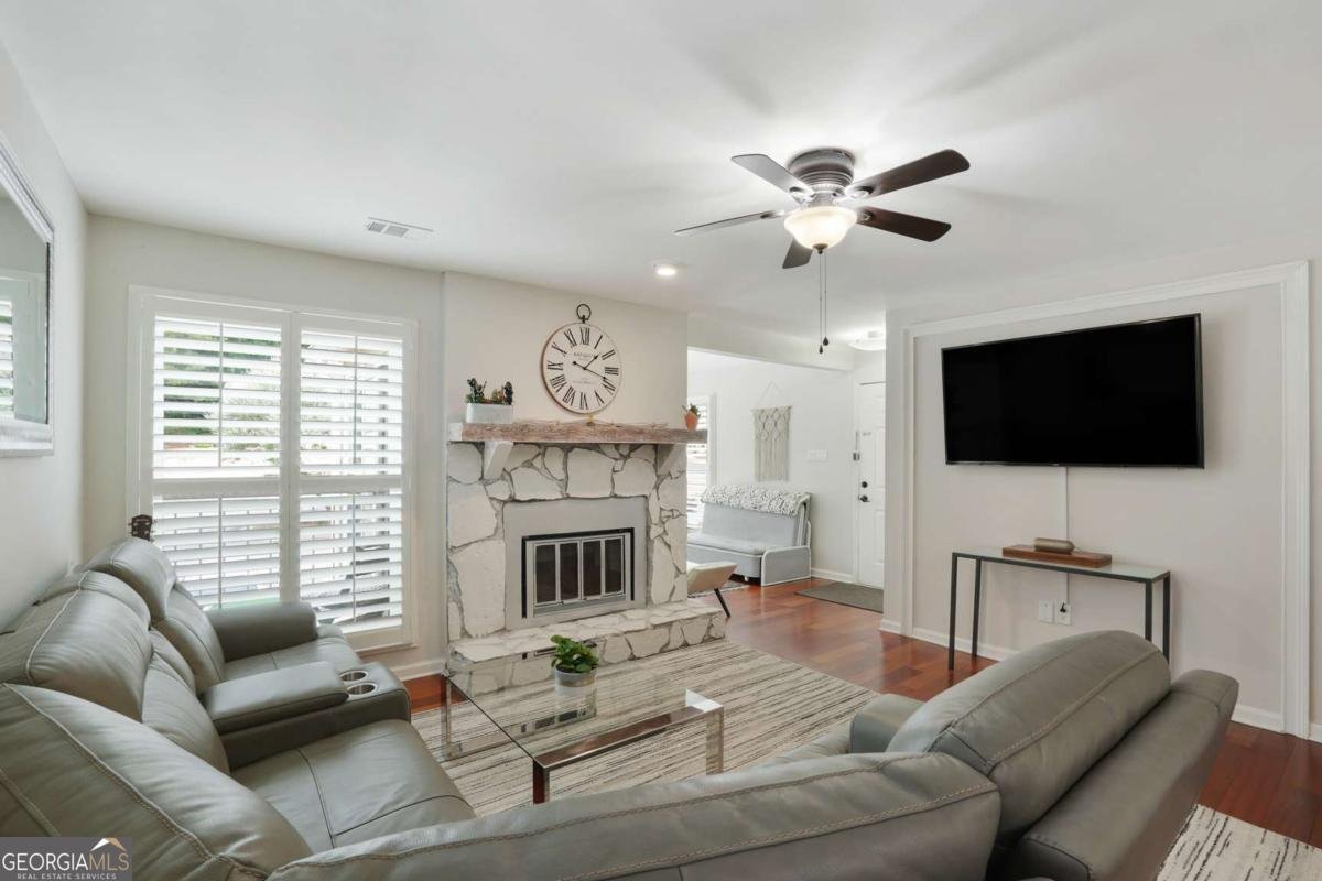 3210 Lake Pointe Circle Roswell - 6