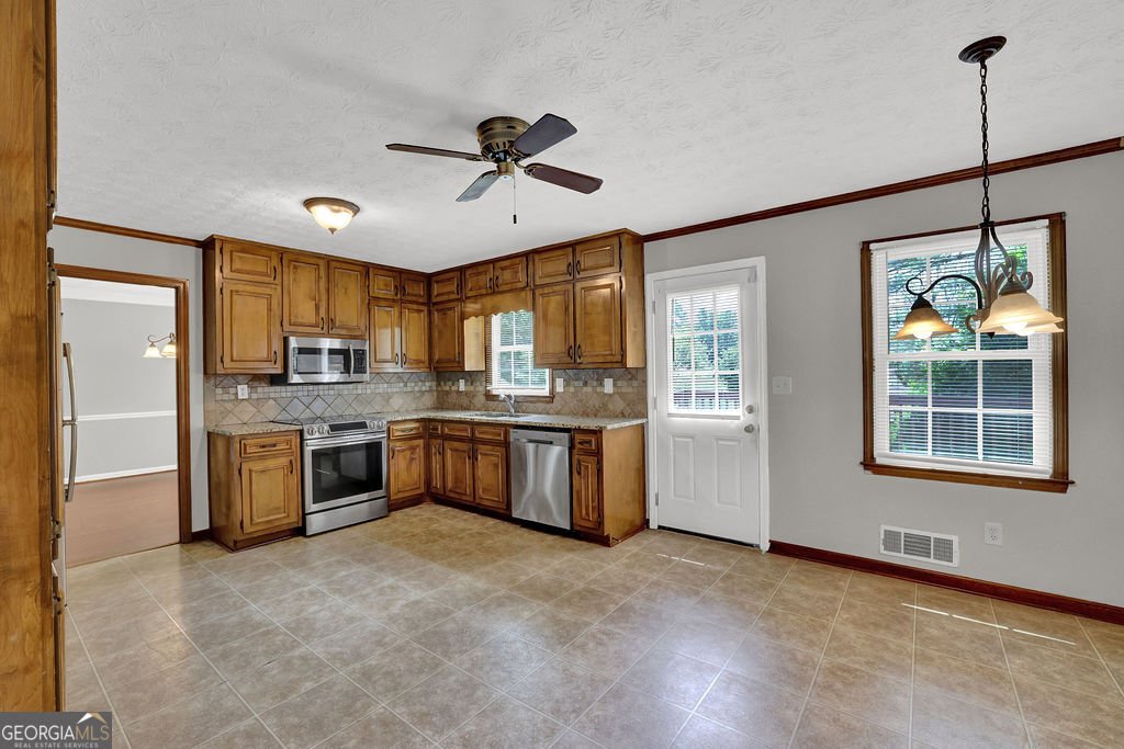 2936 Highland Park Drive Stone Mountain - 12
