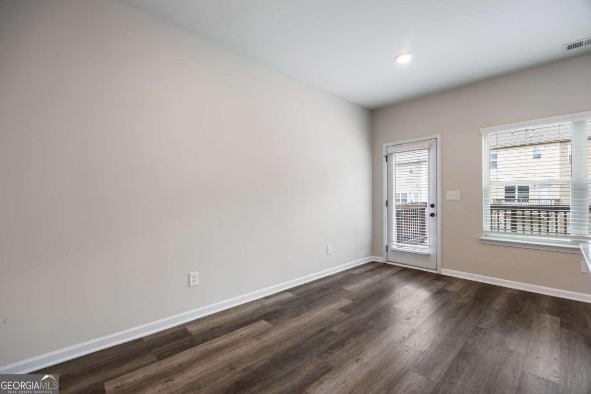 1005 Bayrose Circle East Point - 11