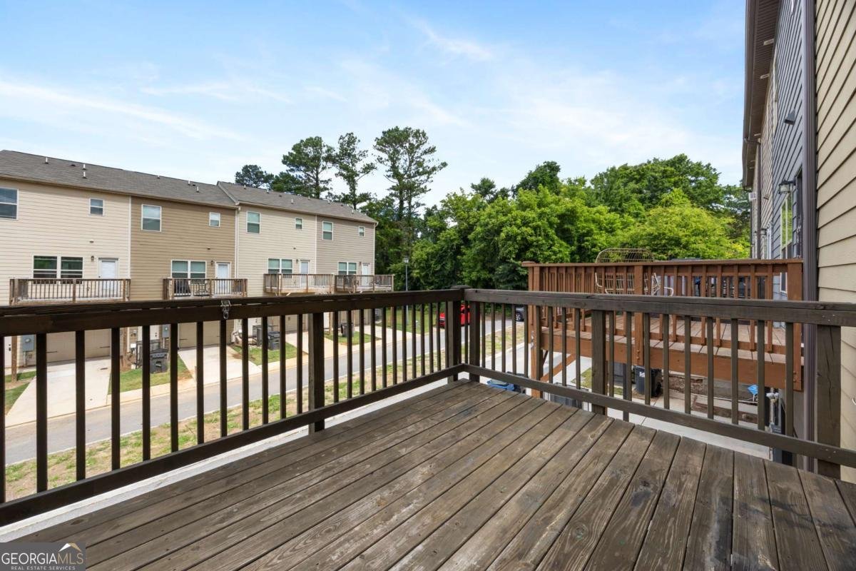 1005 Bayrose Circle East Point - 24