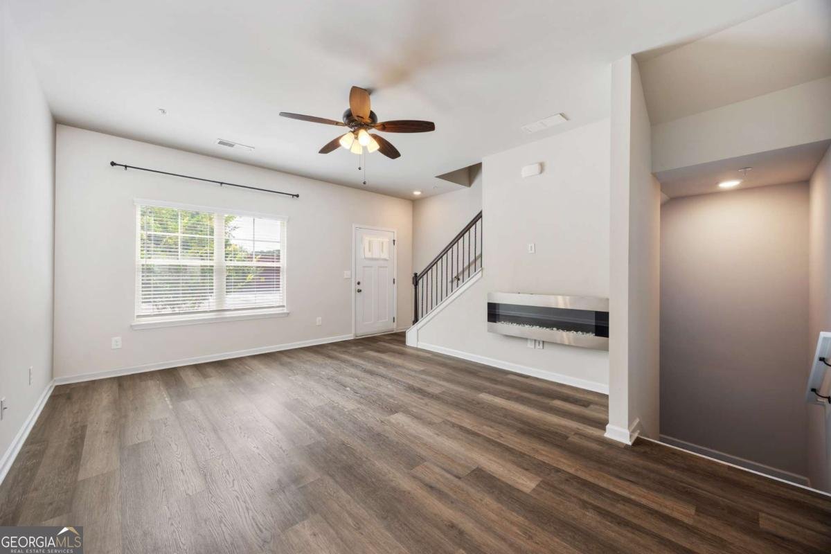 1005 Bayrose Circle East Point - 6