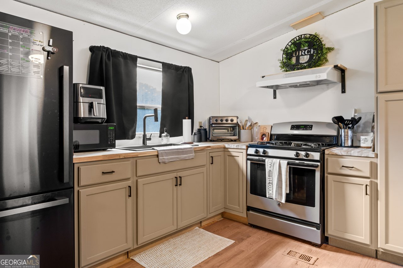 4249 ELLIS RD. Griffin - 17