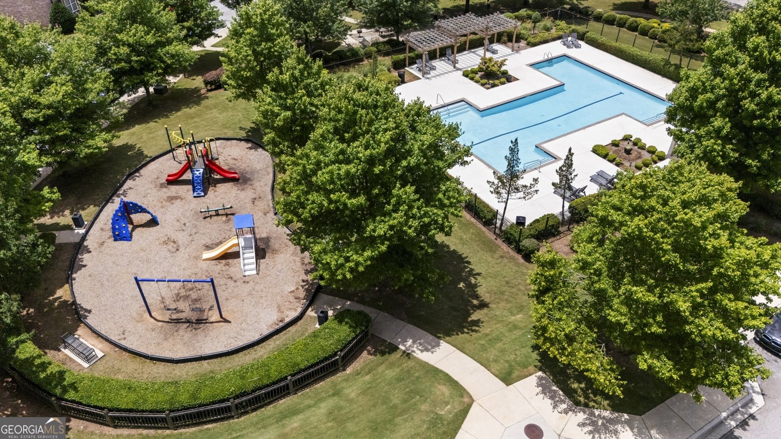 1004 Bayrose Circle East Point - 32