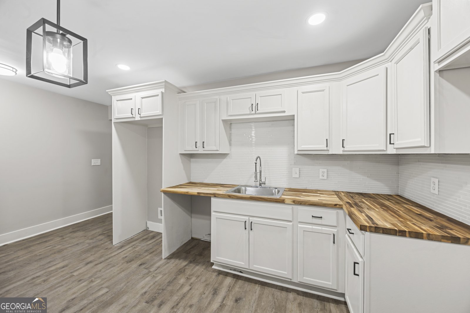 6486 Aquila Drive Morrow - 33