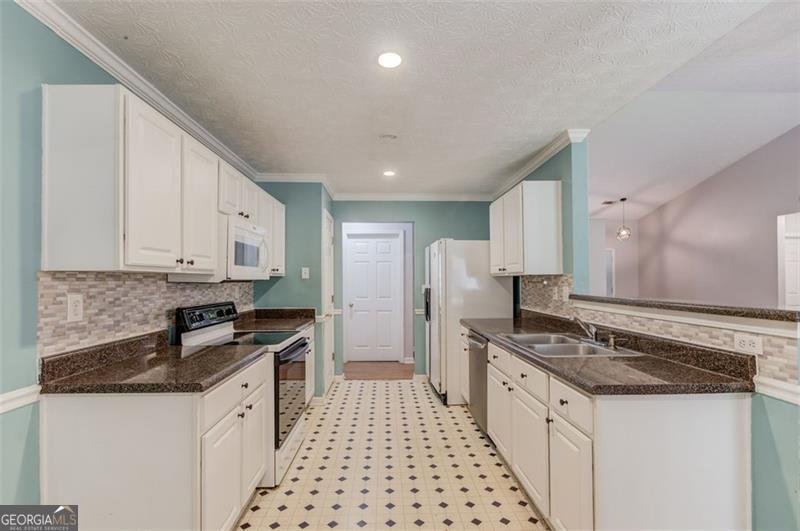 738 BASKINS Circle Winder - 12
