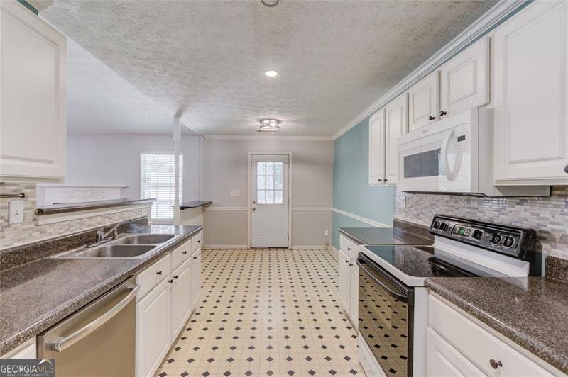 738 BASKINS Circle Winder - 14