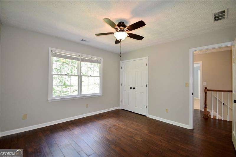 5040 PURITAN Drive Sugar Hill - 33