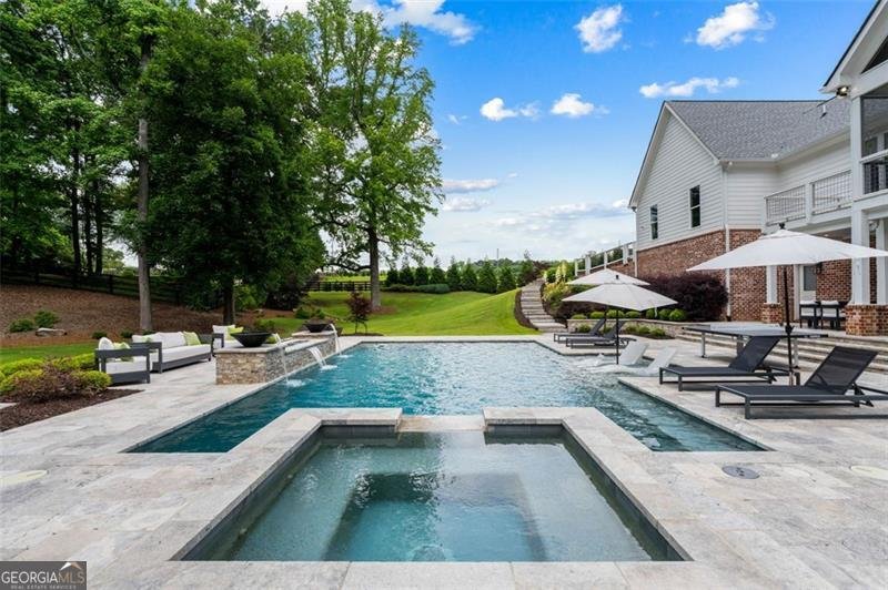 2101 THOMAS Road Canton - 39