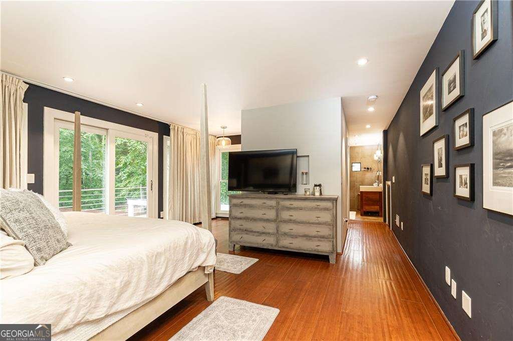 3072 Dale Drive Atlanta - 23
