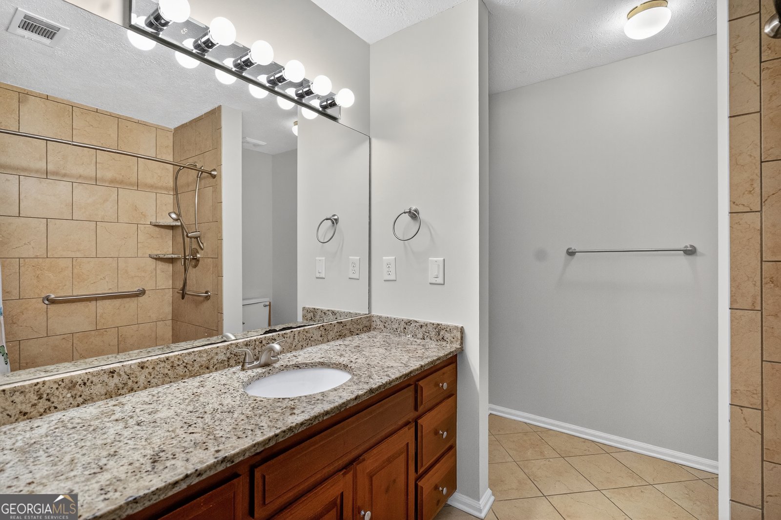 121 Colonial Court Lagrange - 18