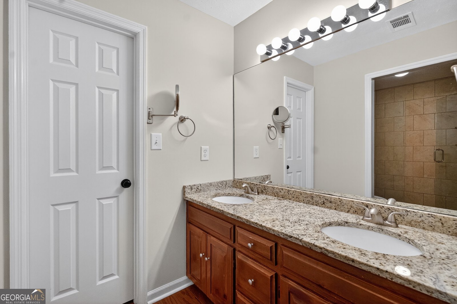 121 Colonial Court Lagrange - 24