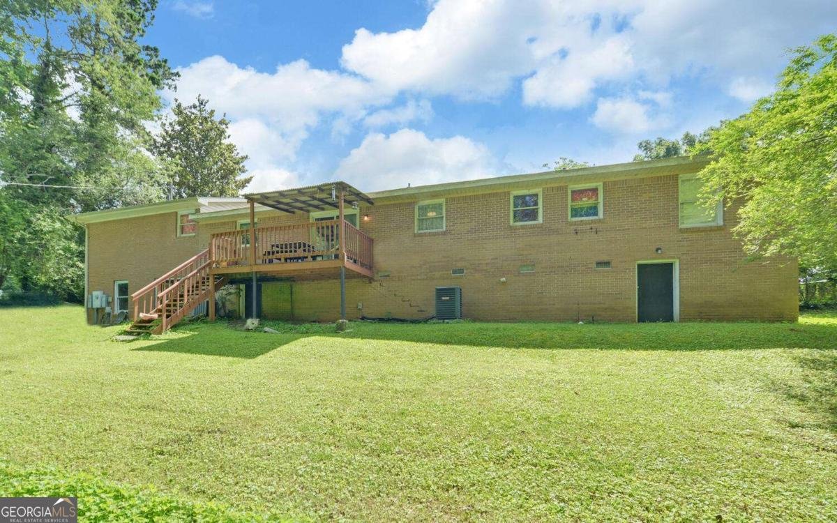 4831 FOREST Boulevard Gainesville - 24