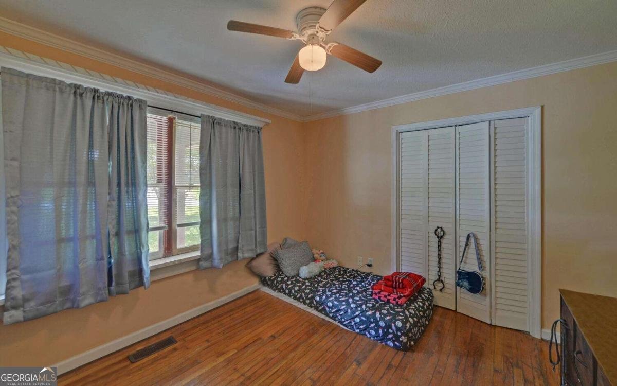 4831 FOREST Boulevard Gainesville - 23