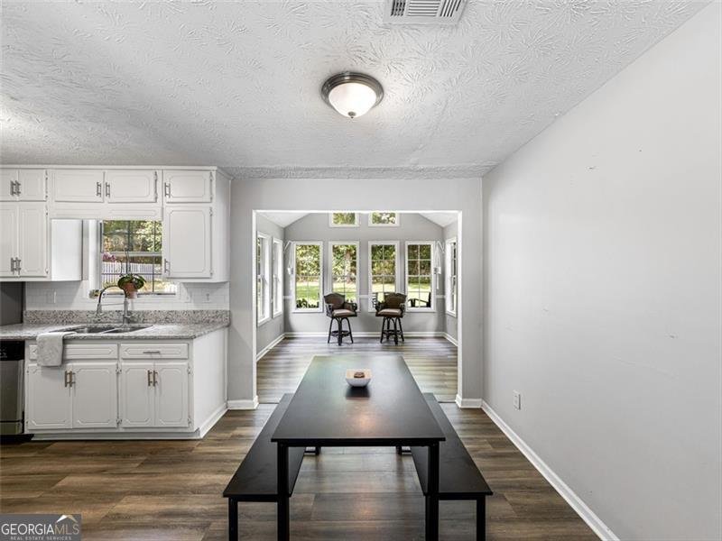 30 COURT Ellenwood - 10