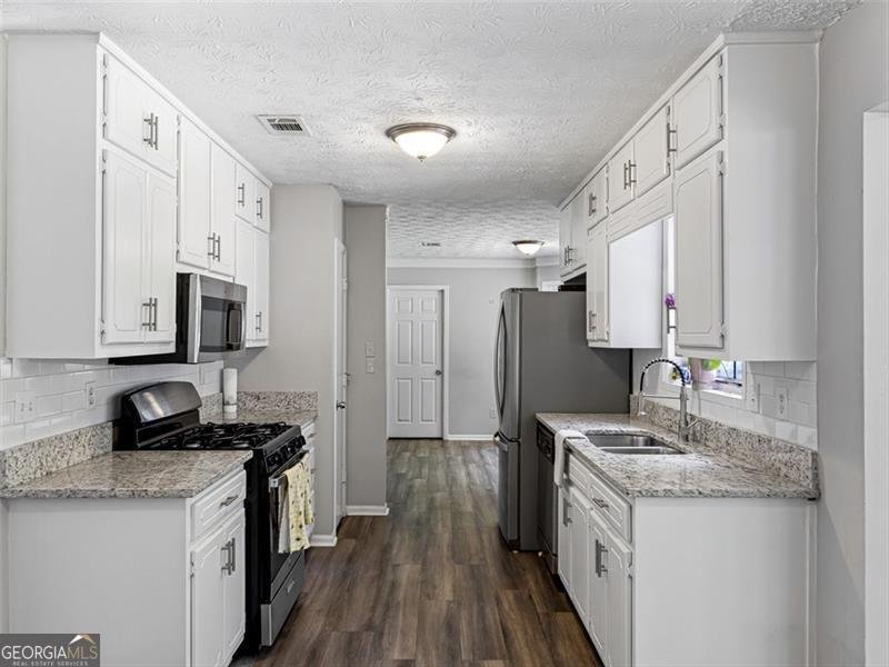30 COURT Ellenwood - 13
