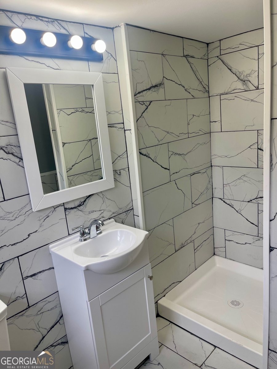 935 McCall Road Macon - 17
