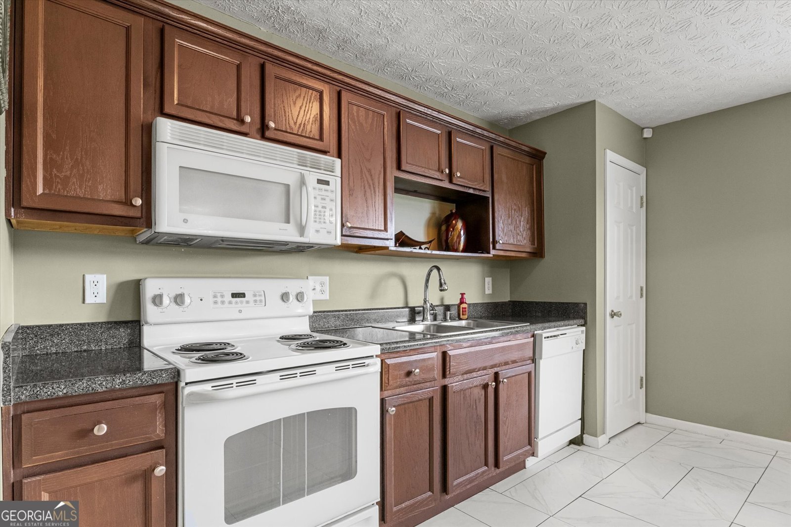 5900 Union Woods Way Union City - 13