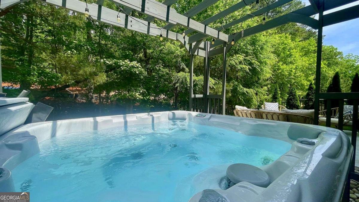 109 Red Fox Drive Dallas - 44