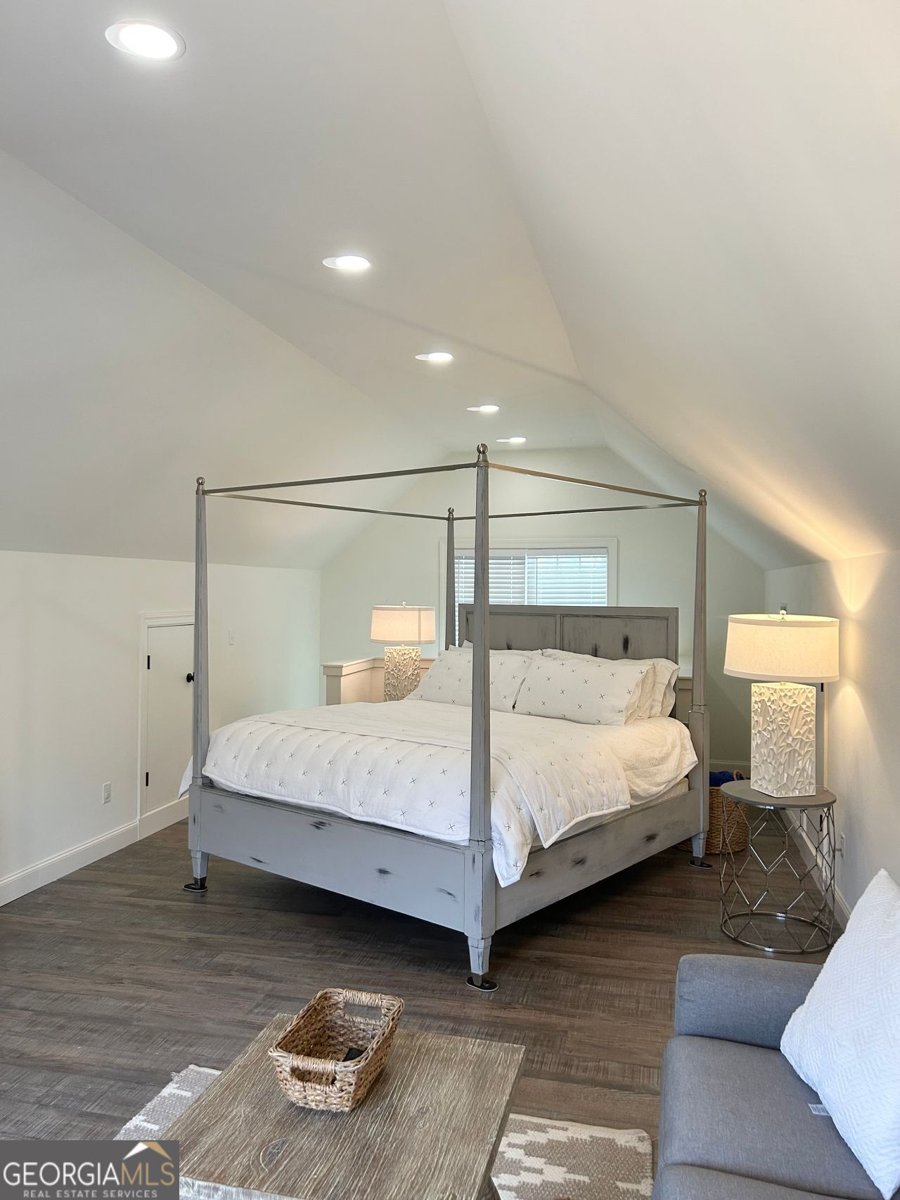 1105 HARPERFIELD Drive Bogart - 24