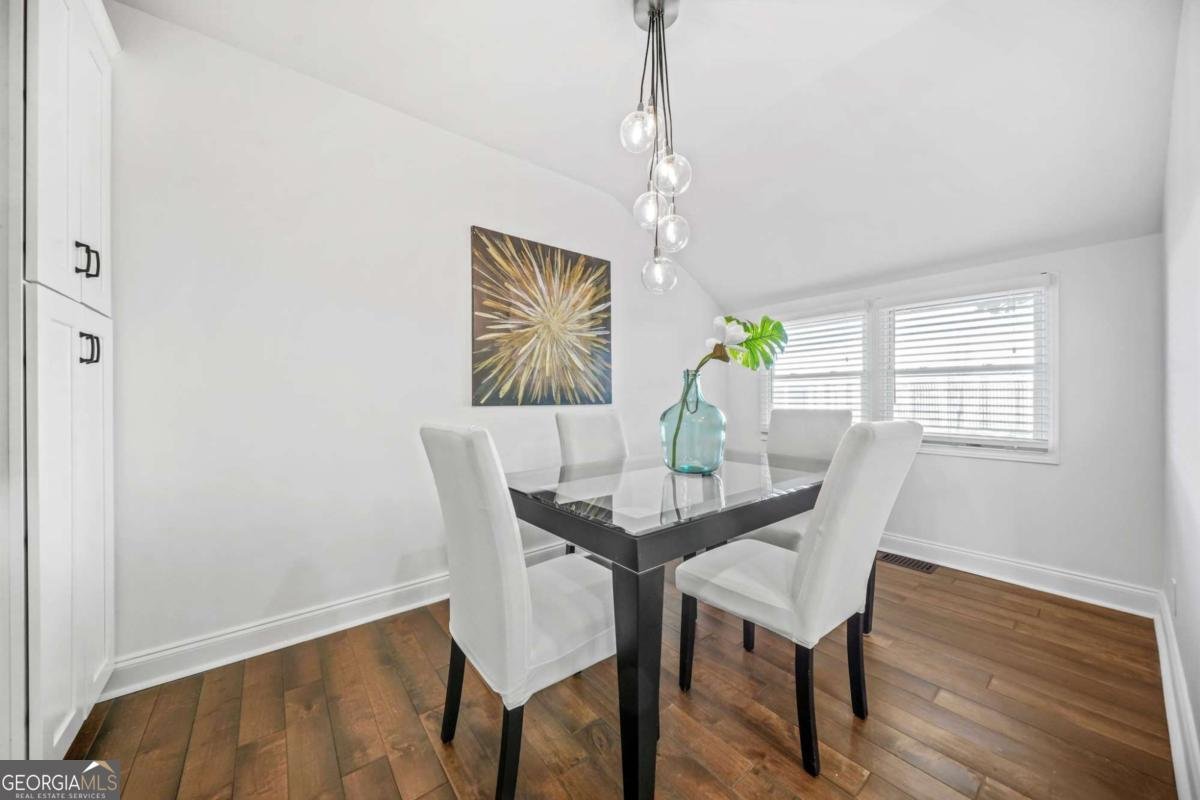 1092 Donnelly Avenue Atlanta - 11