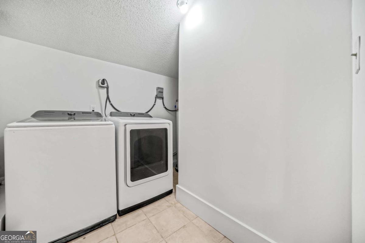 1092 Donnelly Avenue Atlanta - 27