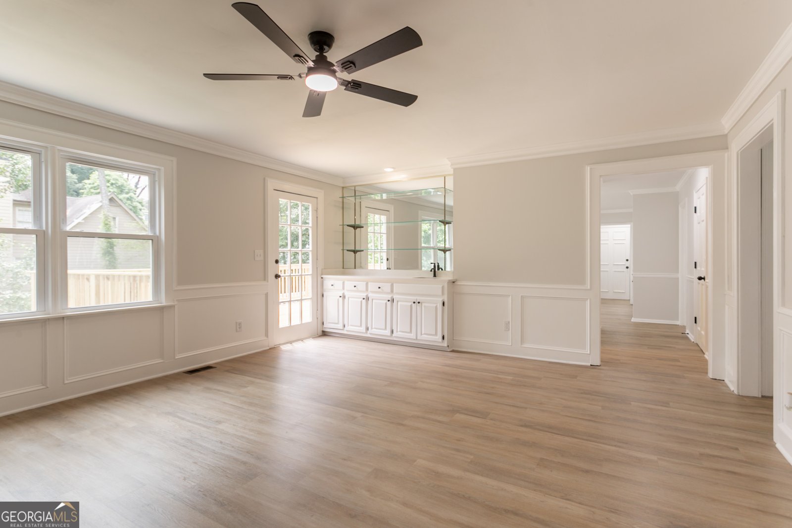 5674 Mountain Crescent Stone Mountain - 2