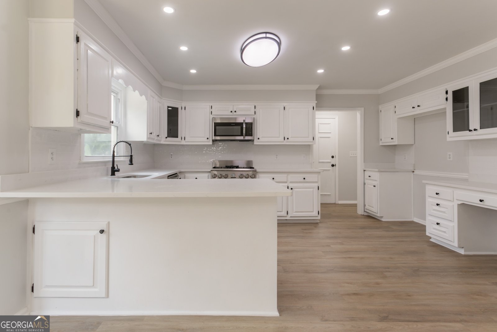 5674 Mountain Crescent Stone Mountain - 5