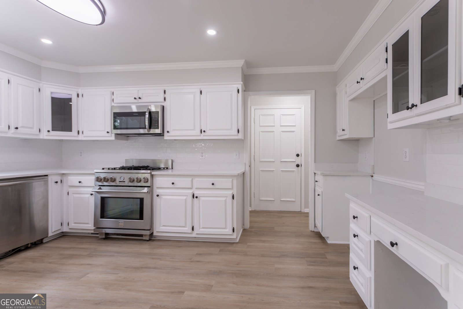 5674 Mountain Crescent Stone Mountain - 6