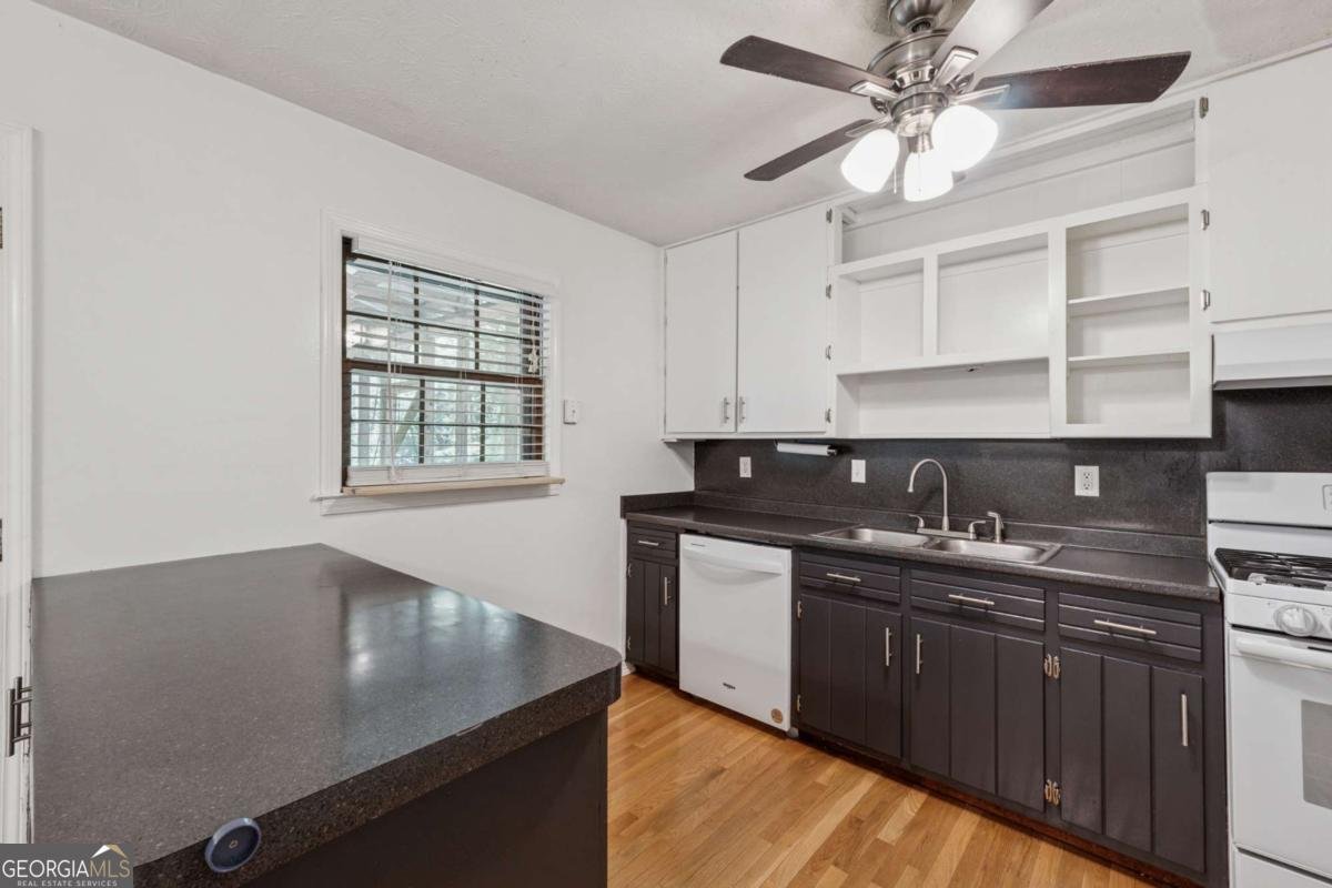 3123 DESHONG Drive Stone Mountain - 10