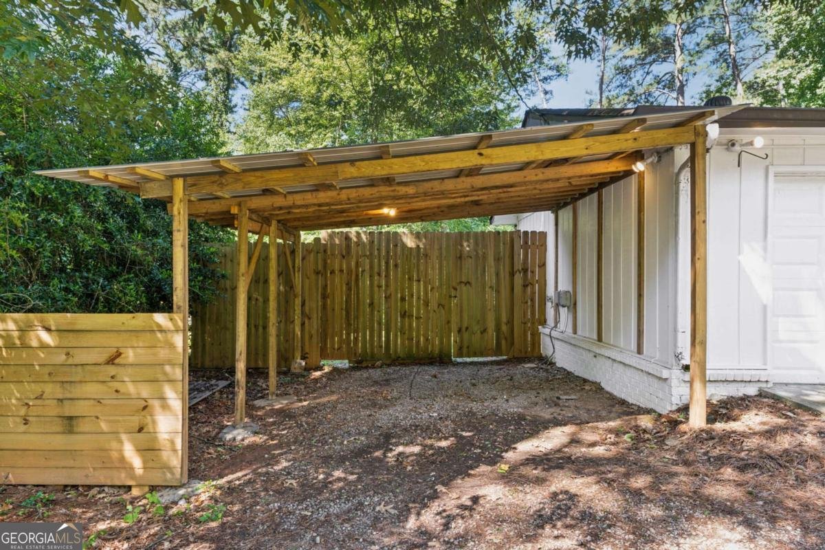 3123 DESHONG Drive Stone Mountain - 25