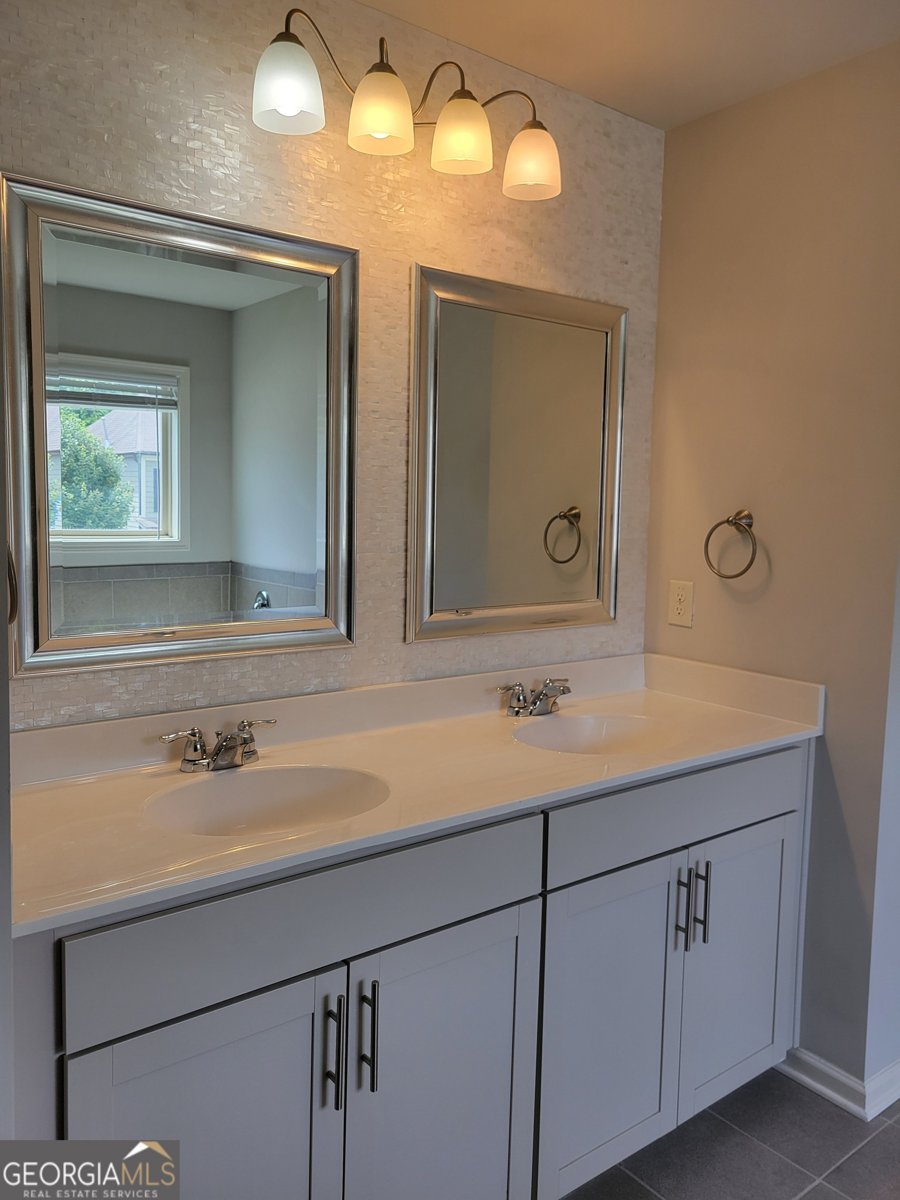 2424 Saint Andrews Ridge College Park - 13